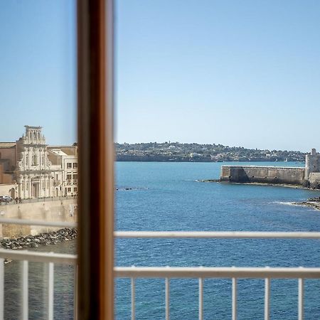 Ortigia Seafront Apartment By Wonderful Italy Сиракузы Экстерьер фото