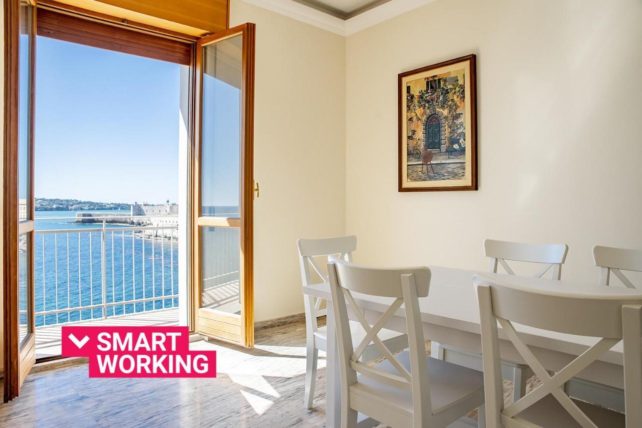 Ortigia Seafront Apartment By Wonderful Italy Сиракузы Экстерьер фото
