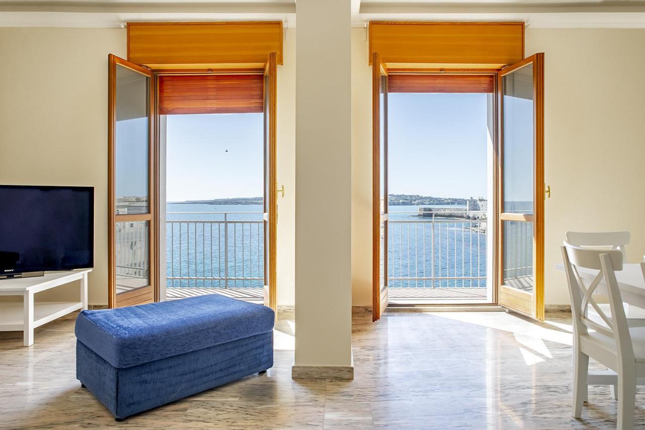 Ortigia Seafront Apartment By Wonderful Italy Сиракузы Экстерьер фото