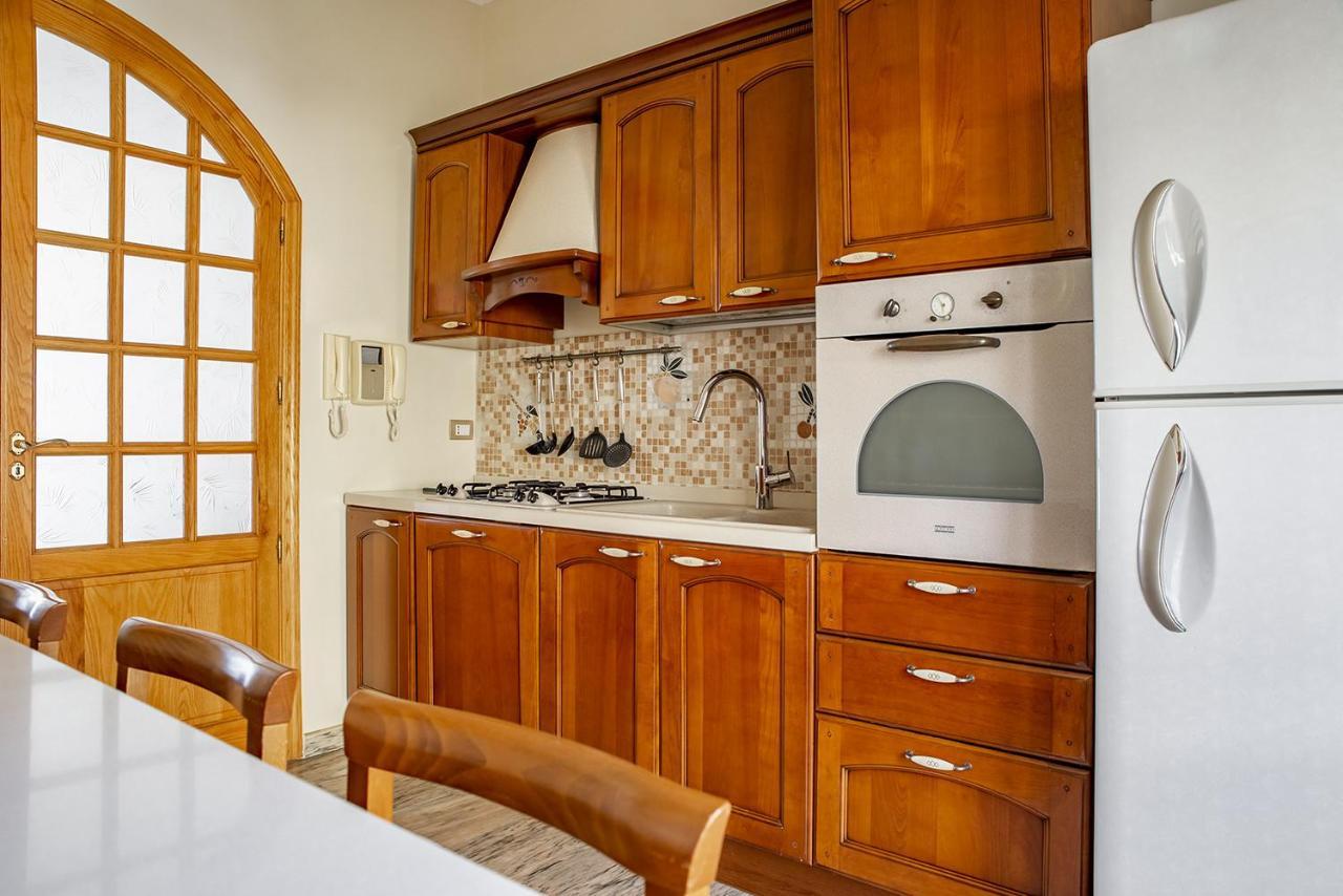 Ortigia Seafront Apartment By Wonderful Italy Сиракузы Экстерьер фото