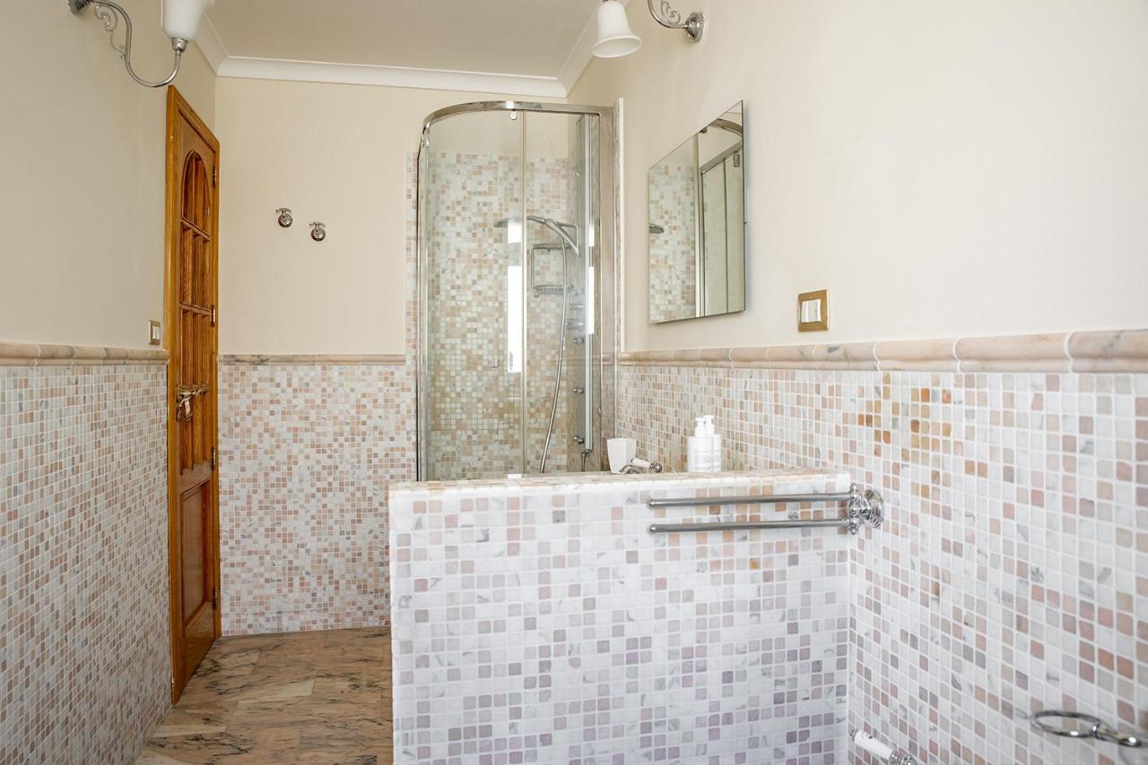 Ortigia Seafront Apartment By Wonderful Italy Сиракузы Экстерьер фото