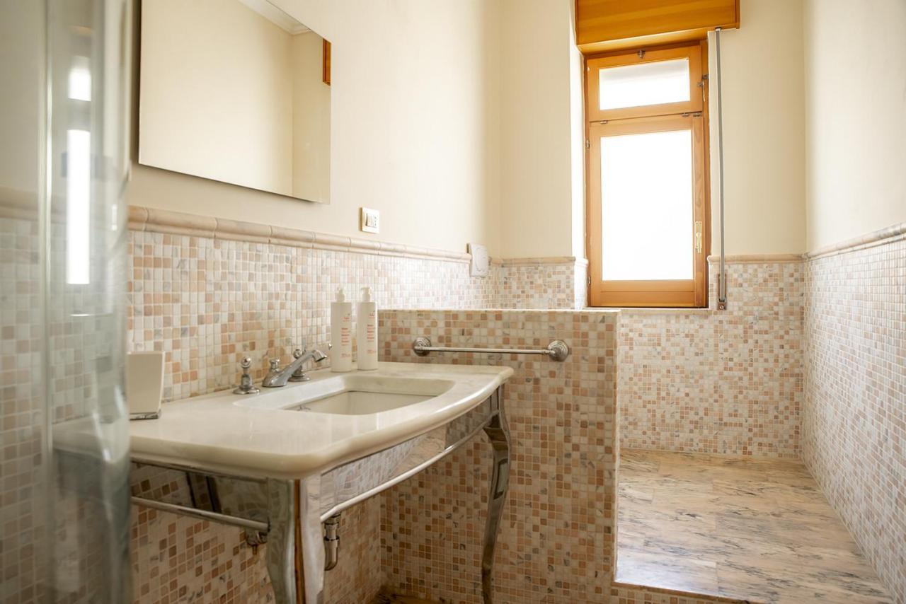 Ortigia Seafront Apartment By Wonderful Italy Сиракузы Экстерьер фото