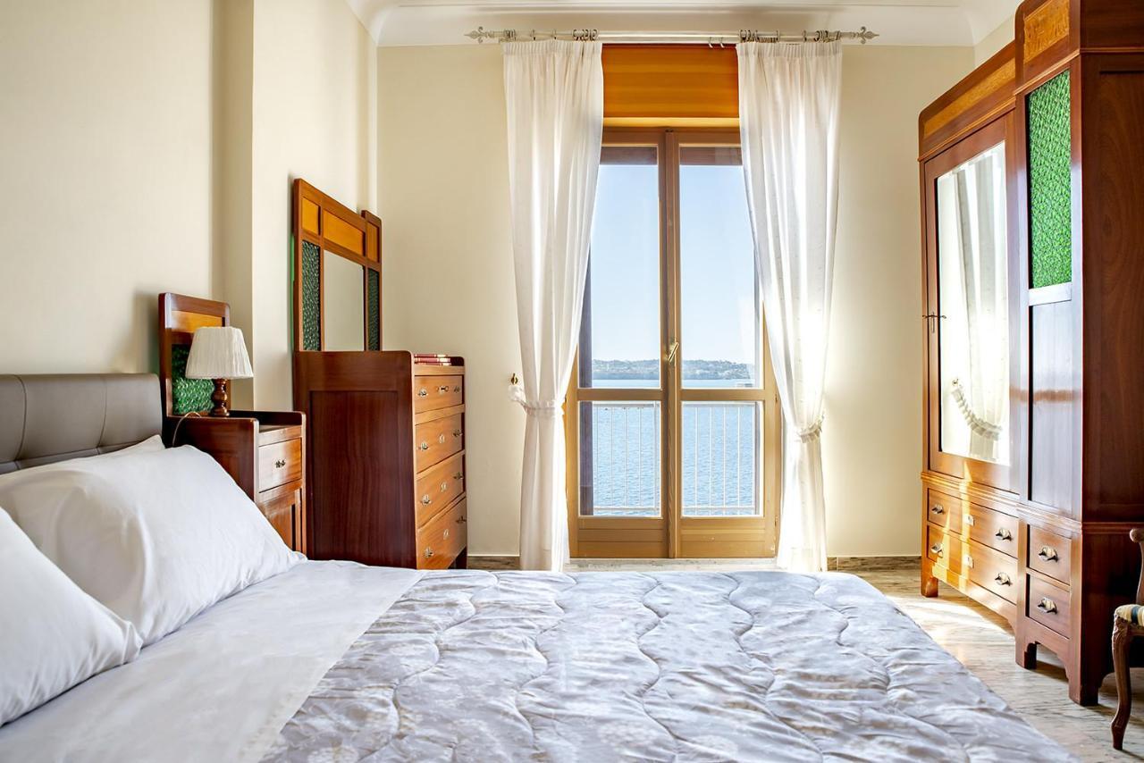 Ortigia Seafront Apartment By Wonderful Italy Сиракузы Экстерьер фото
